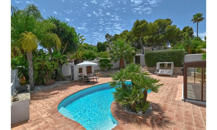 Herverkoop - Villa -
Moraira - Benimeit - Tabaira