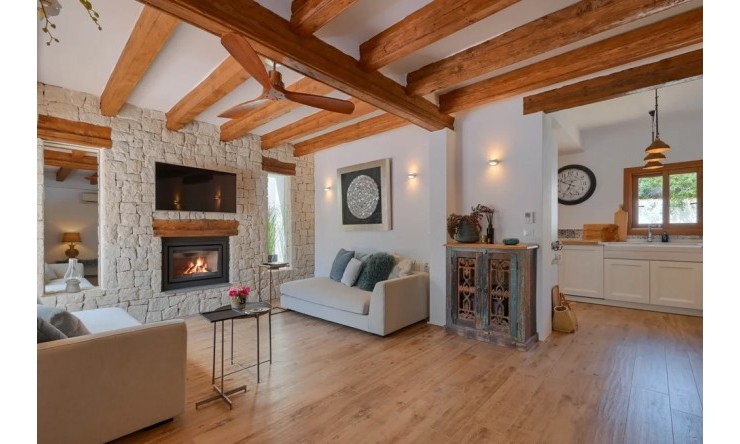 Herverkoop - Villa -
Moraira - Benimeit - Tabaira