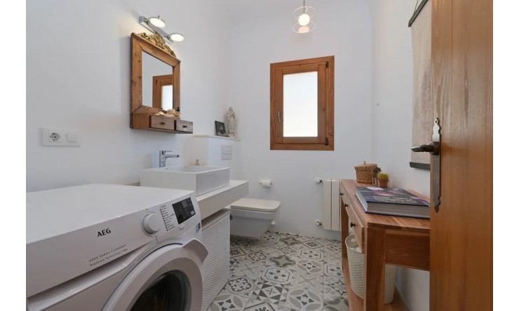 Herverkoop - Villa -
Moraira - Benimeit - Tabaira