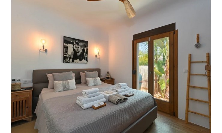 Herverkoop - Villa -
Moraira - Benimeit - Tabaira