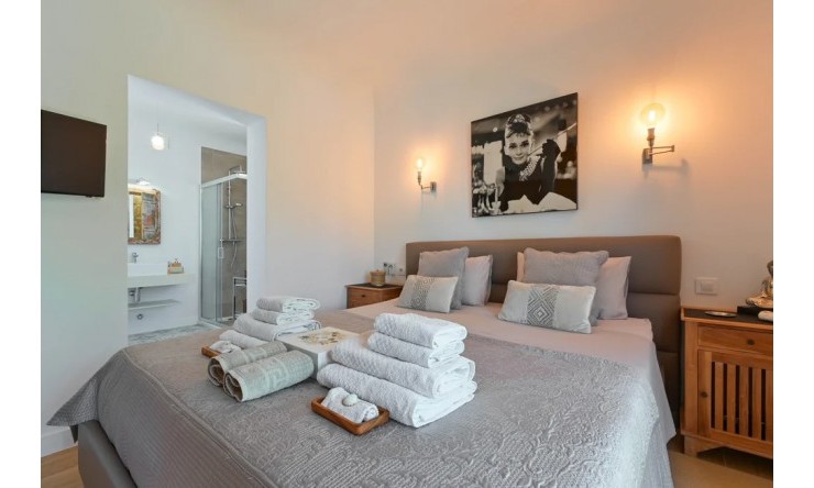 Herverkoop - Villa -
Moraira - Benimeit - Tabaira