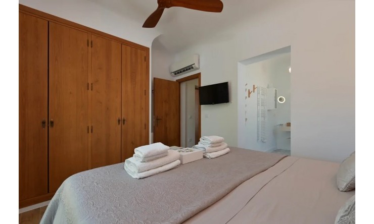 Herverkoop - Villa -
Moraira - Benimeit - Tabaira