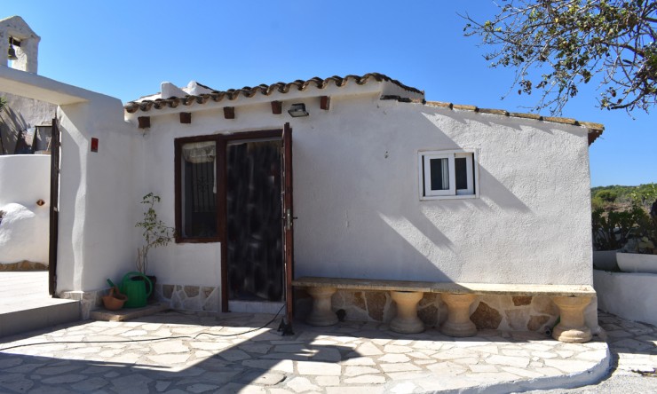 Herverkoop - Villa -
Moraira - Benimeit - Tabaira