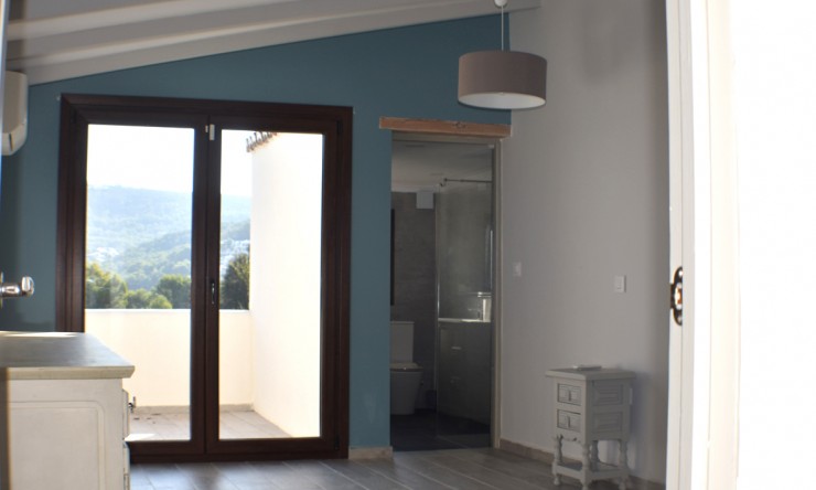 Herverkoop - Villa -
Moraira - Benimeit - Tabaira