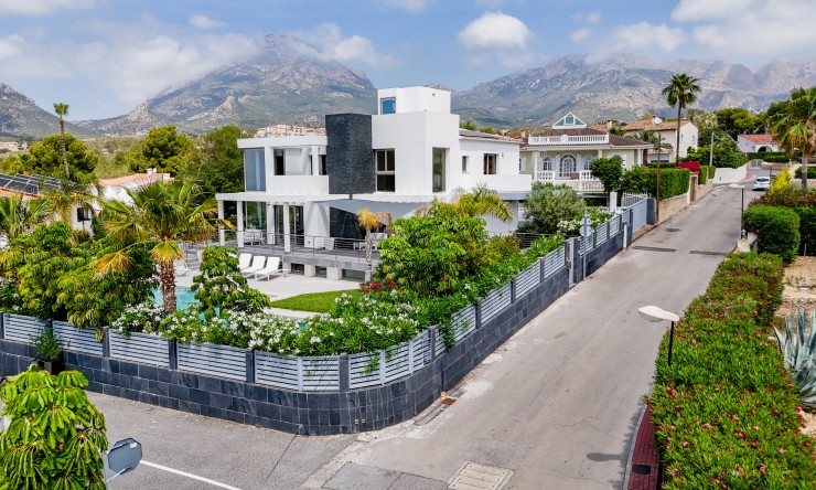 Herverkoop - Villa -
La Nucía - Coloma