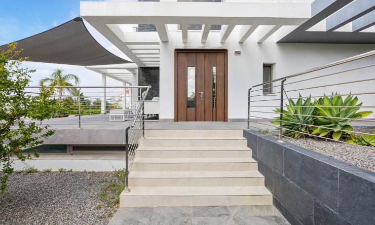 Herverkoop - Villa -
La Nucía - Coloma