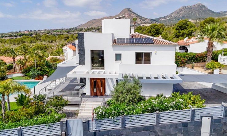 Herverkoop - Villa -
La Nucía - Coloma