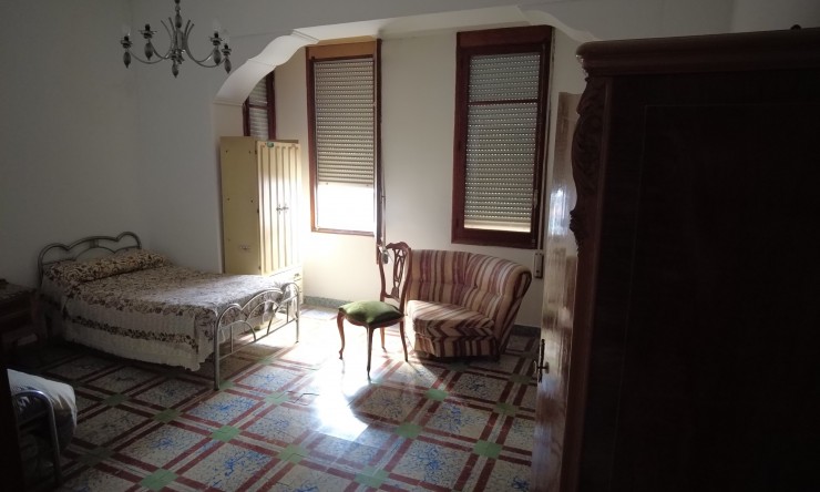 Resale - Villa -
Pedreguer