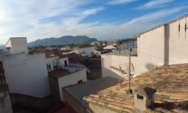 Resale - Villa -
Pedreguer