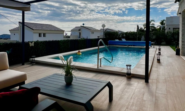 Revente - Villa -
Polop