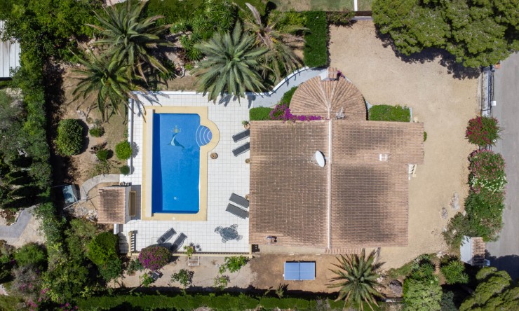 Herverkoop - Villa -
Jávea - Costa Nova