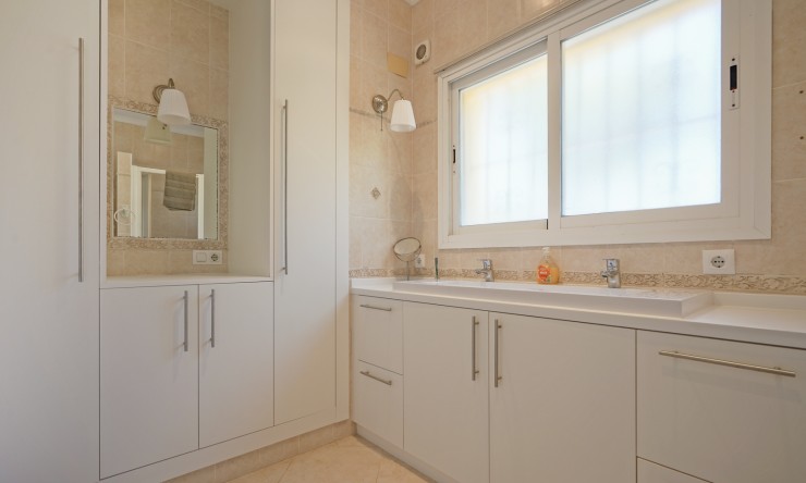 Herverkoop - Villa -
Jávea - Costa Nova