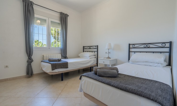 Herverkoop - Villa -
Jávea - Costa Nova