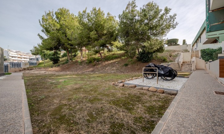 Herverkoop - Appartement -
Orihuela Costa