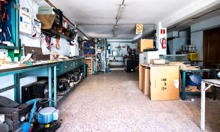 Wynajem długoterminowy - Komercyjne -
Alfas del Pí