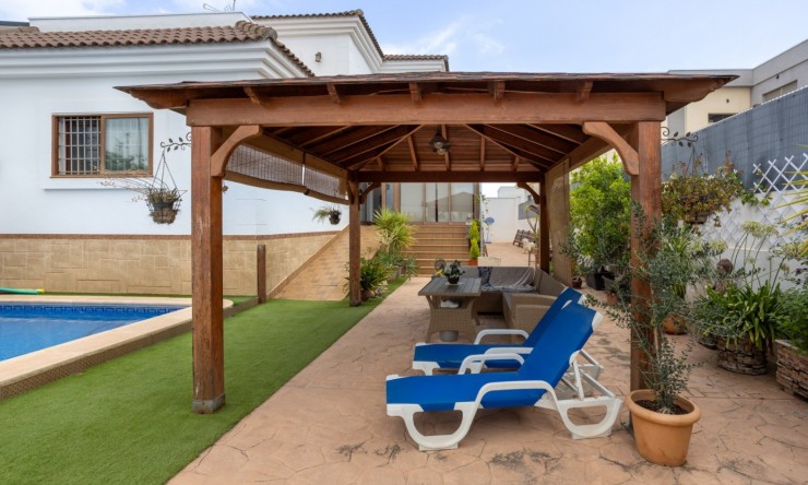 Revente - Villa -
Los Montesinos