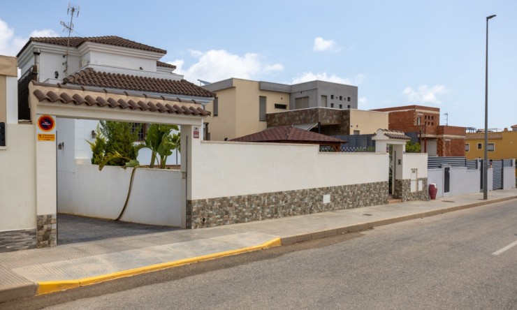 Revente - Villa -
Los Montesinos