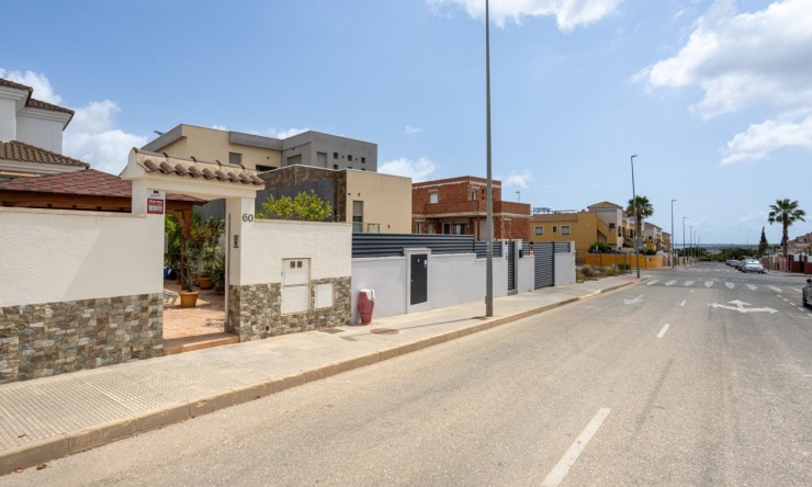 Revente - Villa -
Los Montesinos