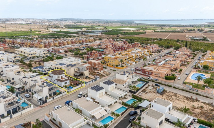 Revente - Villa -
Los Montesinos