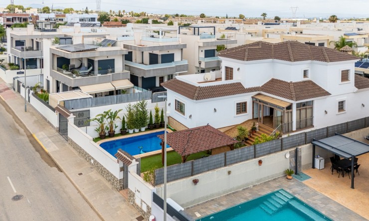 Revente - Villa -
Los Montesinos