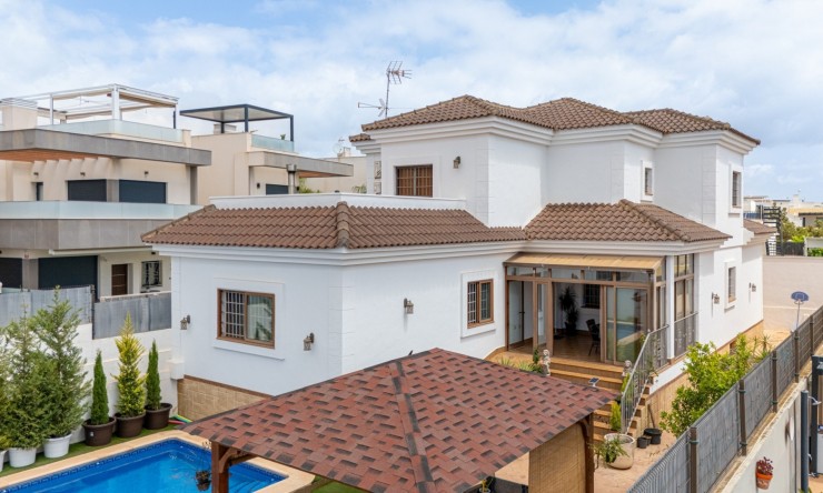 Revente - Villa -
Los Montesinos