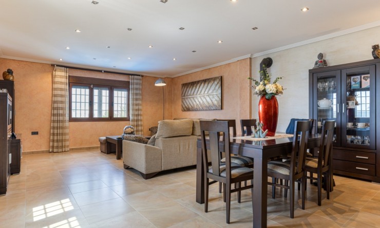 Revente - Villa -
Los Montesinos