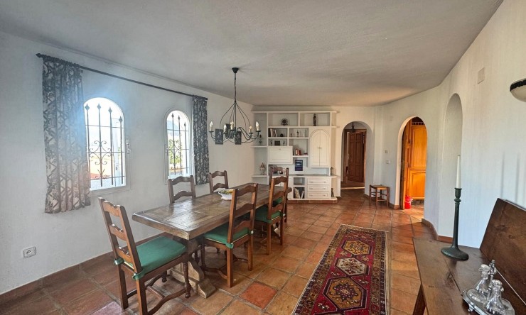 Resale - Villa -
Albir