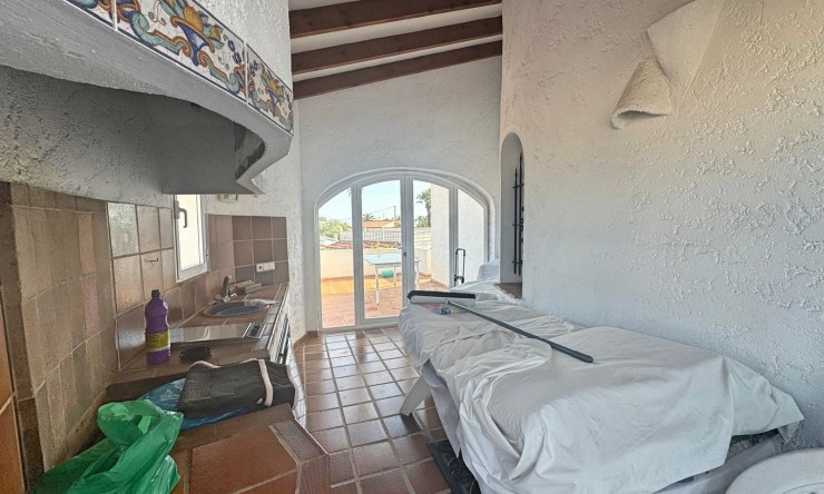 Resale - Villa -
Albir