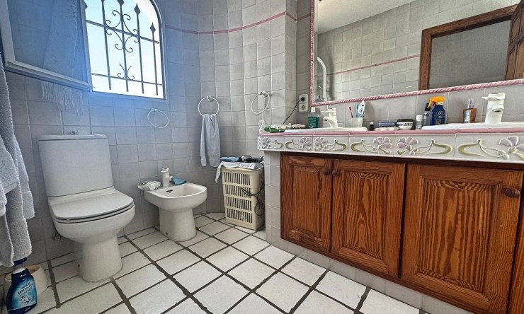 Resale - Villa -
Albir