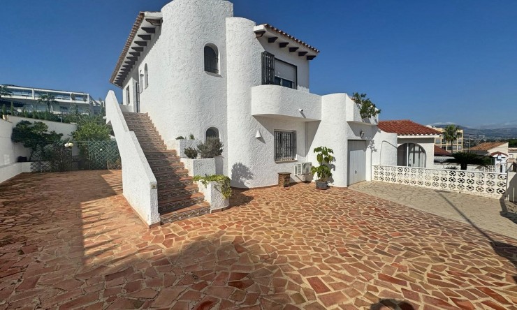 Resale - Villa -
Albir
