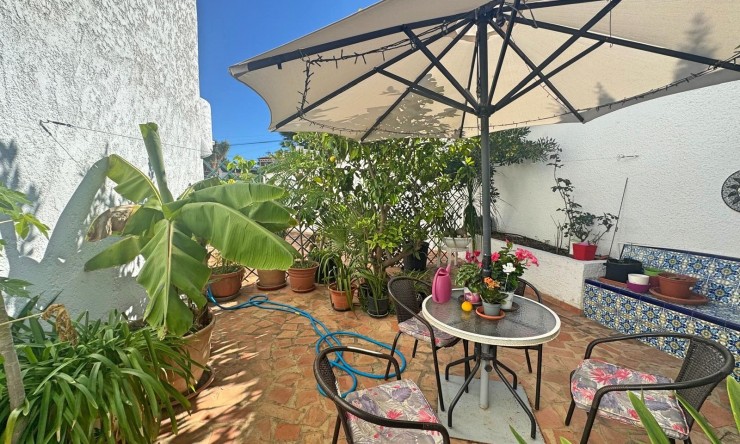 Resale - Villa -
Albir