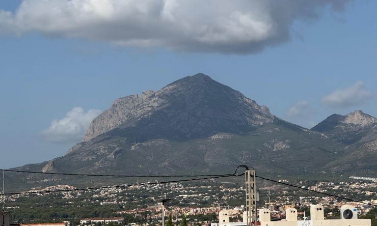 Resale - Villa -
Albir