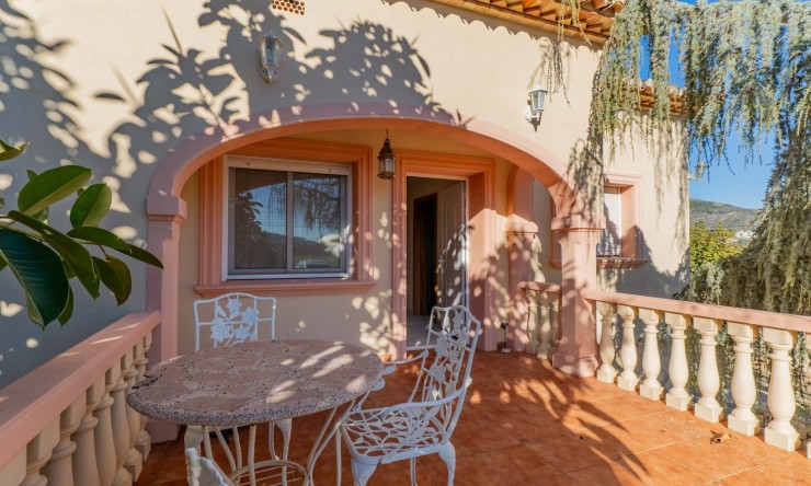 Resale - Villa -
Jalón