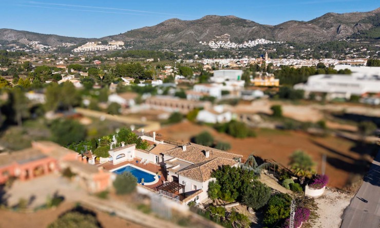 Resale - Villa -
Jalón