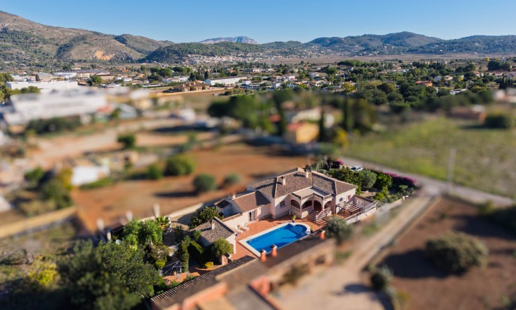 Resale - Villa -
Jalón