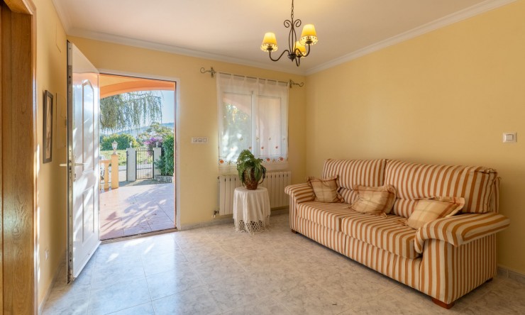 Resale - Villa -
Jalón