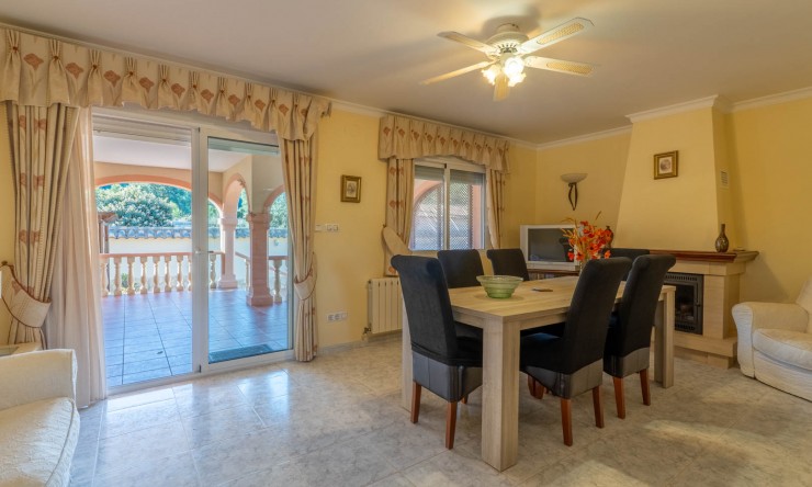 Resale - Villa -
Jalón