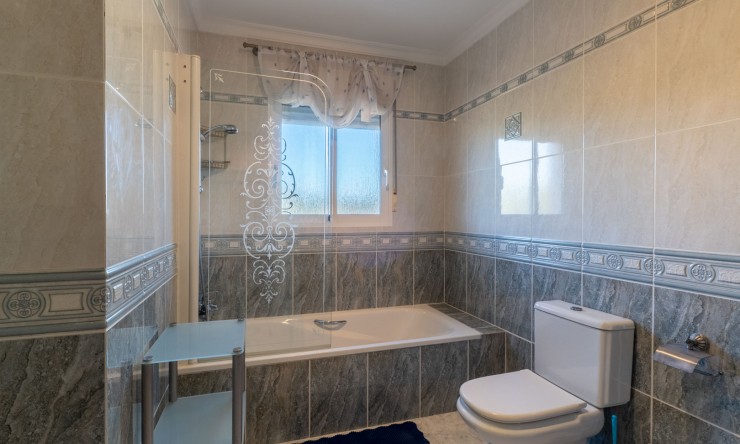 Resale - Villa -
Jalón