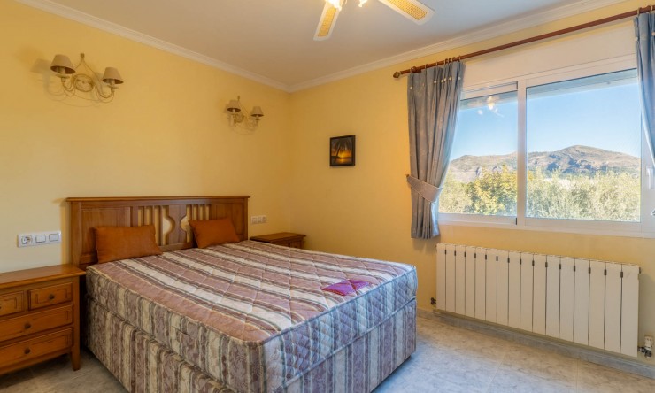 Resale - Villa -
Jalón