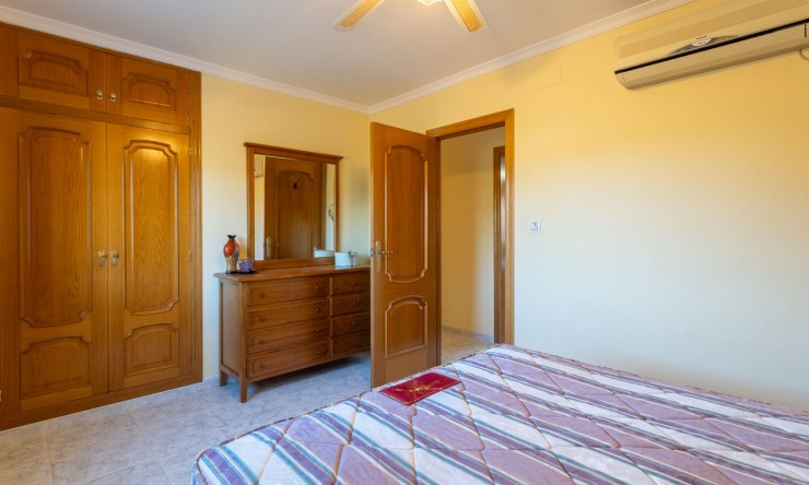 Resale - Villa -
Jalón