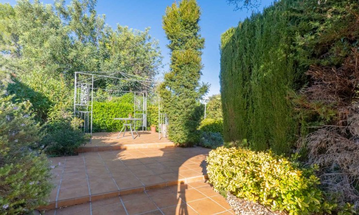 Resale - Villa -
Jalón