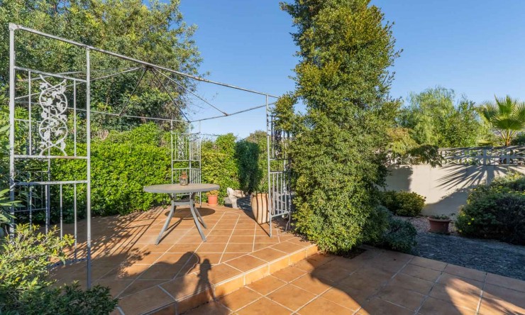 Resale - Villa -
Jalón