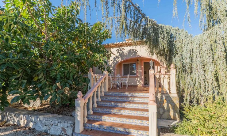 Resale - Villa -
Jalón