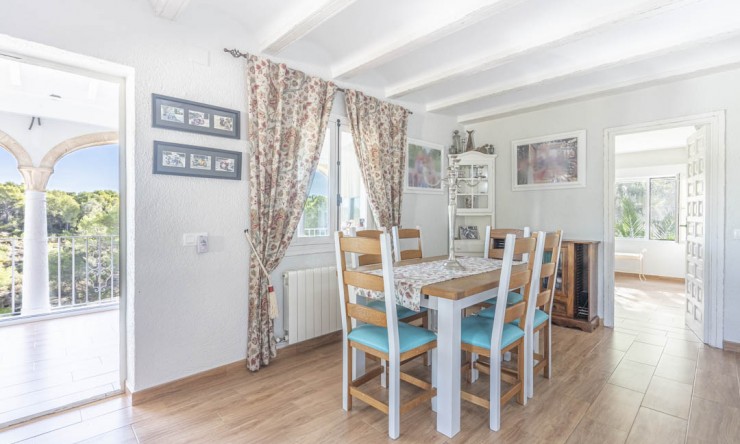 Herverkoop - Villa -
Jávea - Pinosol