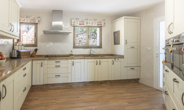 Herverkoop - Villa -
Jávea - Pinosol