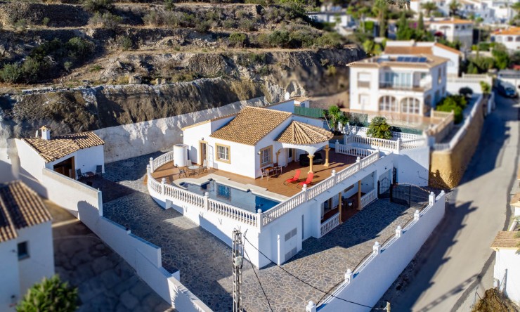 Revente - Villa -
Calpe - Partida Les Cucarres