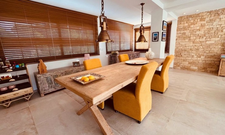 Herverkoop - Villa -
Altea