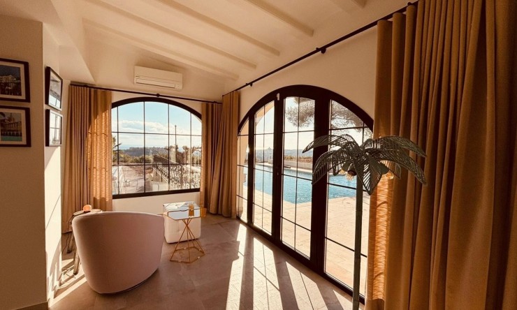 Herverkoop - Villa -
Altea