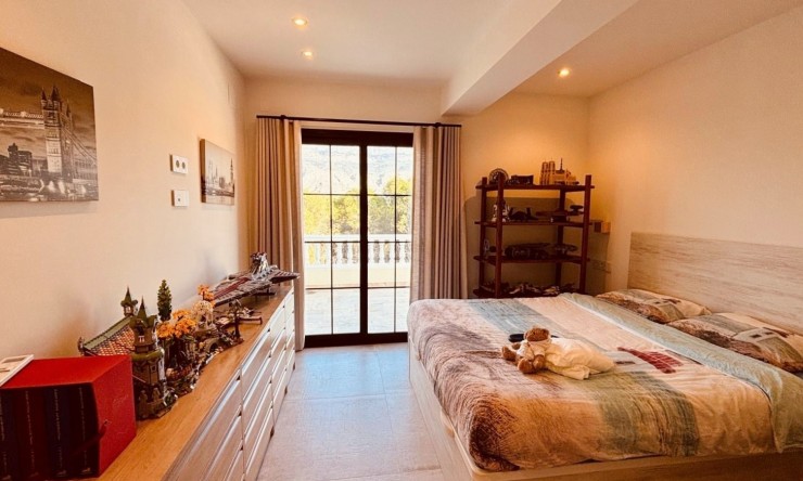 Herverkoop - Villa -
Altea