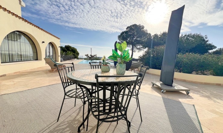 Herverkoop - Villa -
Altea